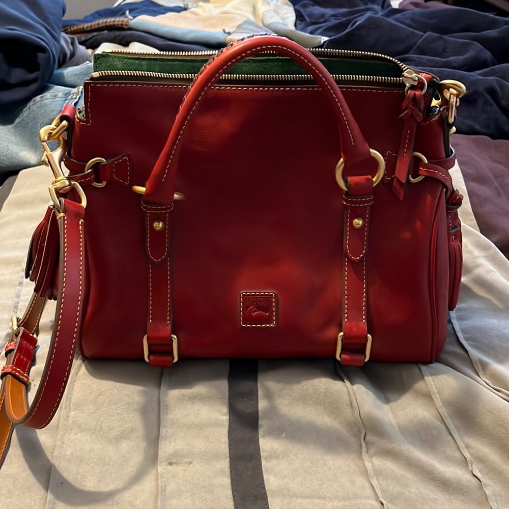 New w/out tags Dooney bag